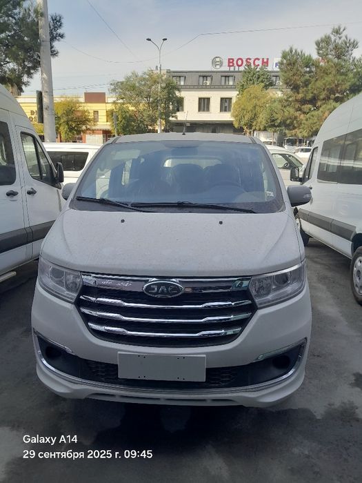 Jac M3 Luxe miniveni