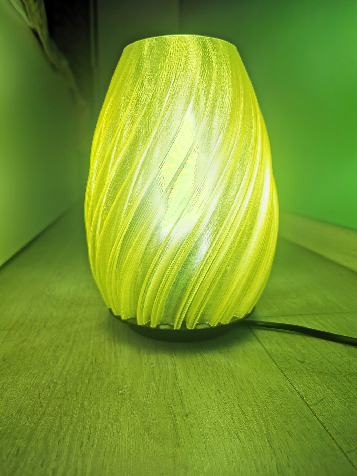 Lampa decorativă LED printată 3D