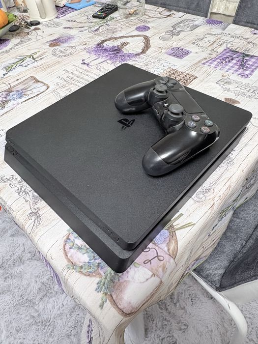 Ps4 slim + няколко игри
