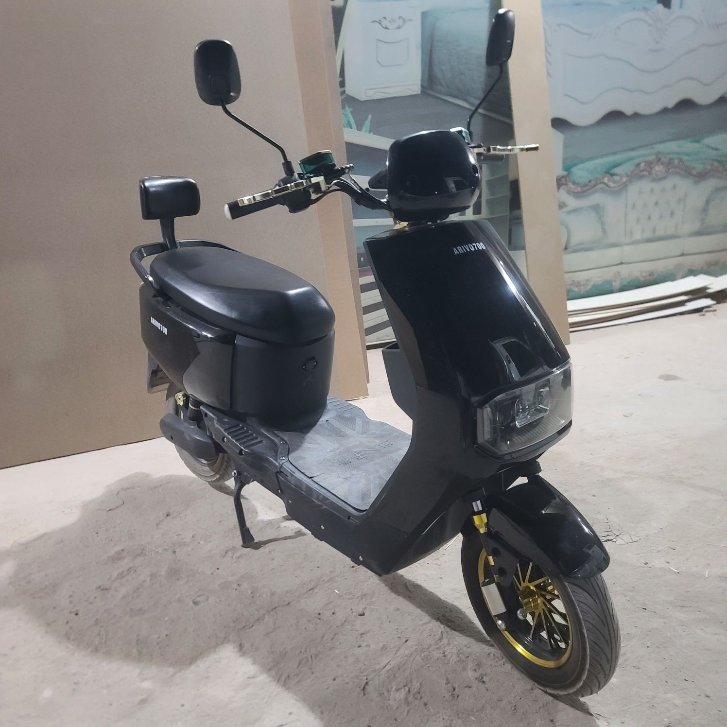 70 kim  yuradi  80 ga chiqadi