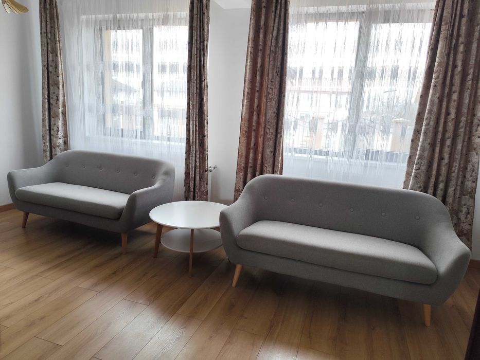 2 Canapele Jysk 2,5 locuri + măsuță cafea