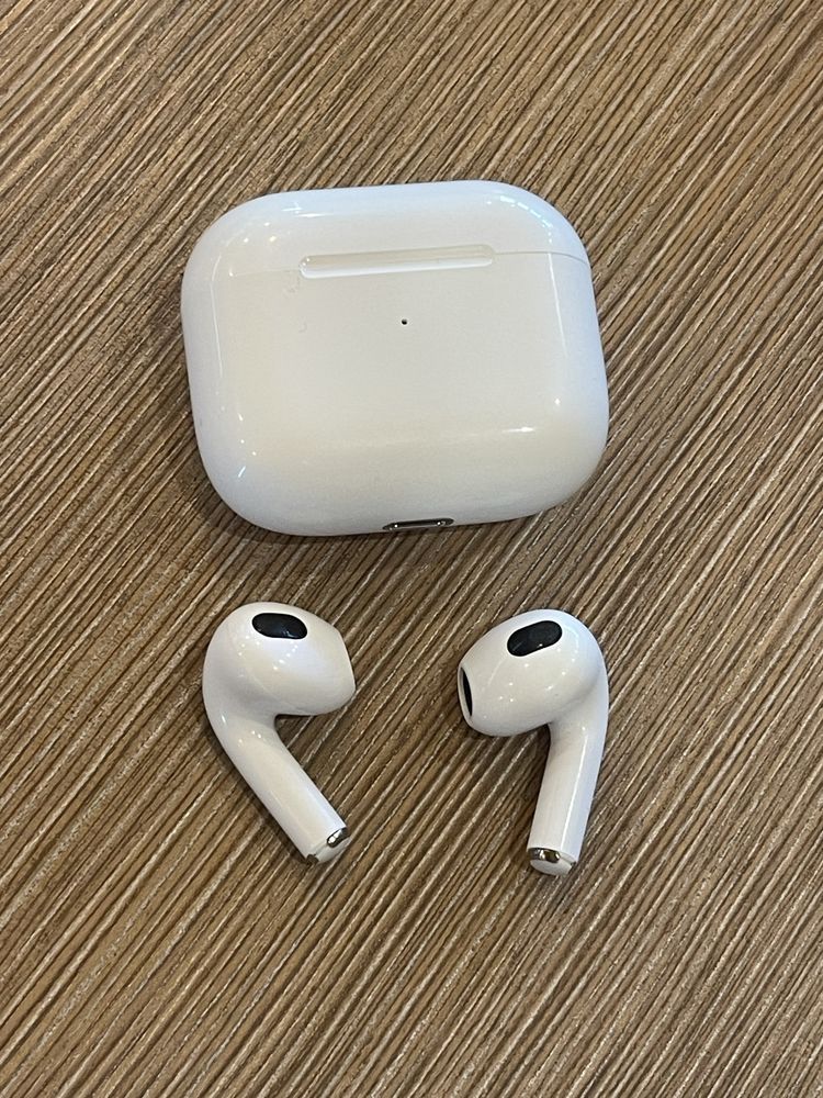 AirPods 3 cu case