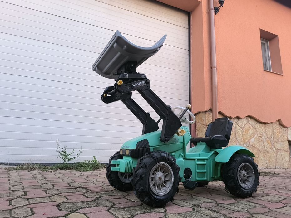 Vând tractoraș pentru copiii.