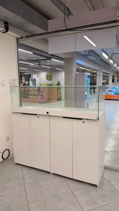 Ветрина стекляный  для продажи. Бижютеря