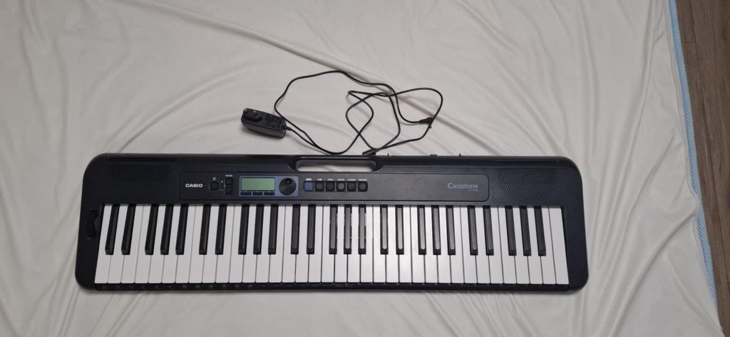 Синтезатор  Casio