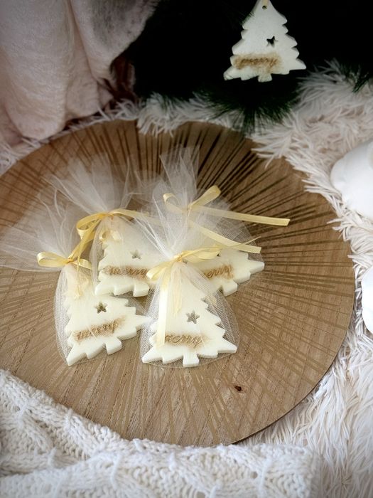 Коледни свещи от соев восък с аромат.Ароматна играчка. Коледен букет.