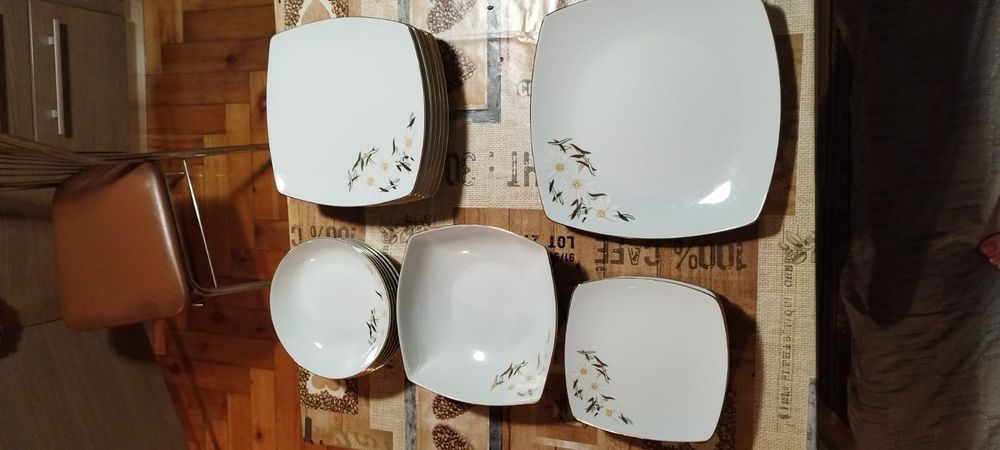 Set farfurii floare de lotus Apulum