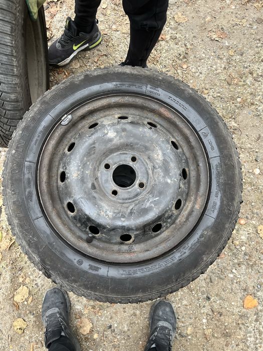 Jante logan 4x100 in dtare foarte buna cauciucurile dot 2021