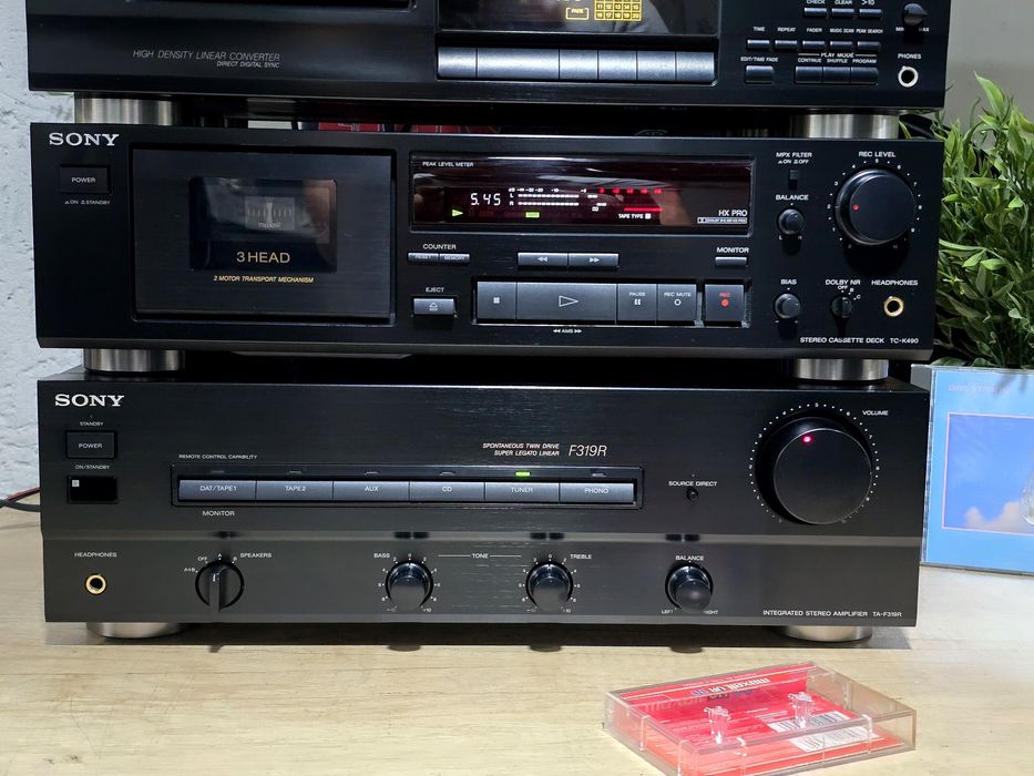 Linie audio SONY, amplificator ,deck 3 head, tuner, cd player ,hifi