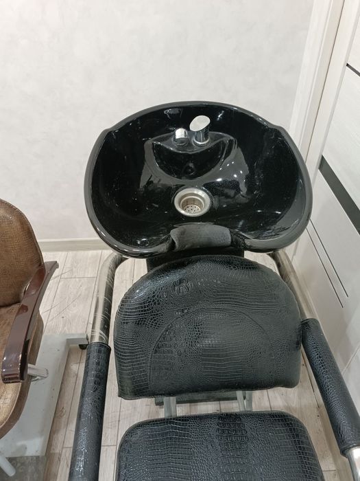 Срочно! Продается парикмахерское кресло и мойка                Парикма