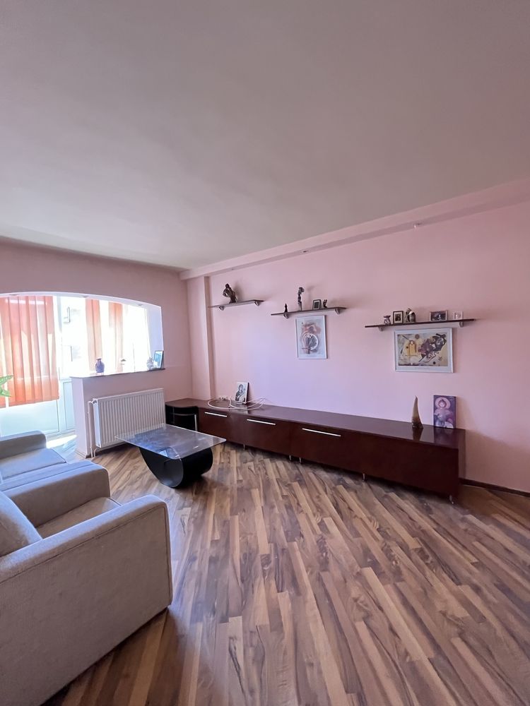 Se închiriaza apartament de 3 camere FINISAT SI MOBILAT -zona Cetate