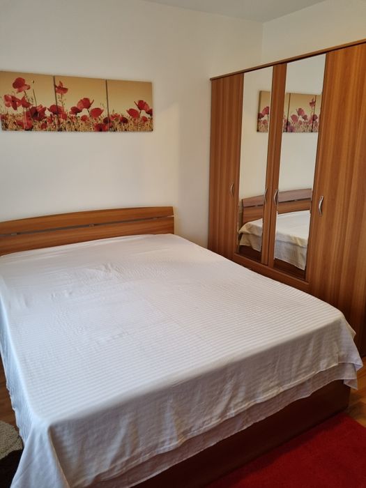 Închiriez apartament cu doua camere