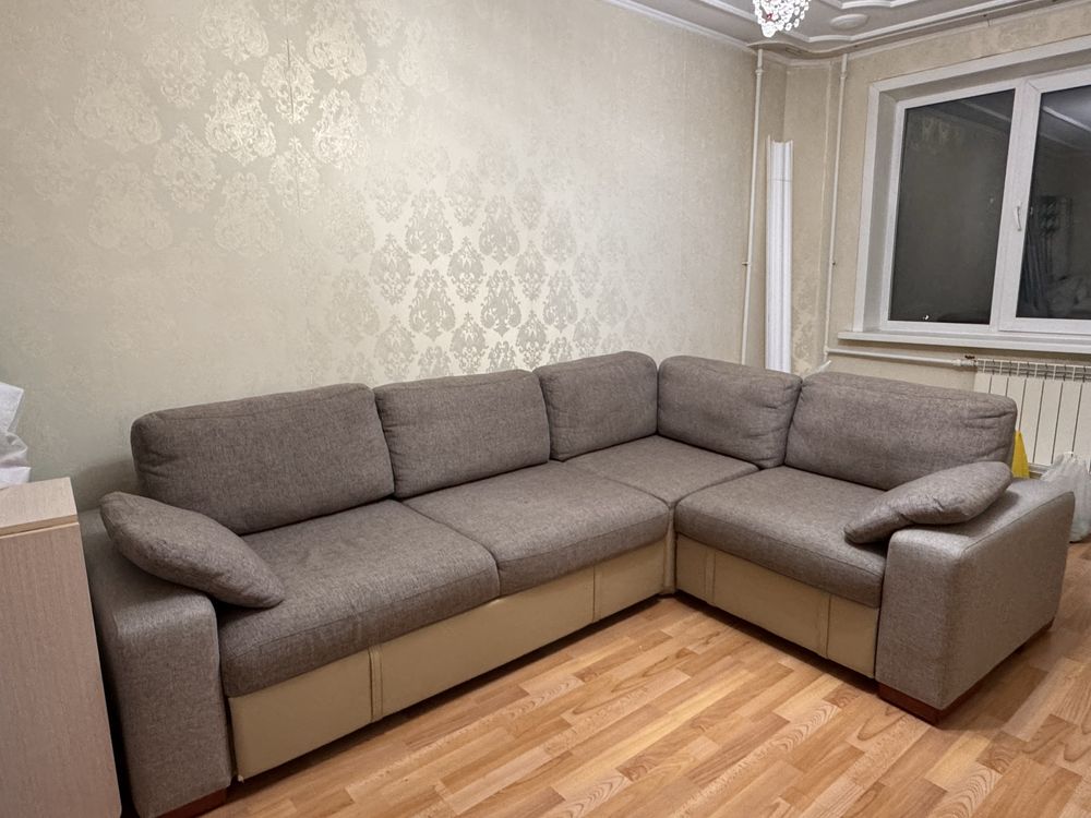 Продам диван угловой