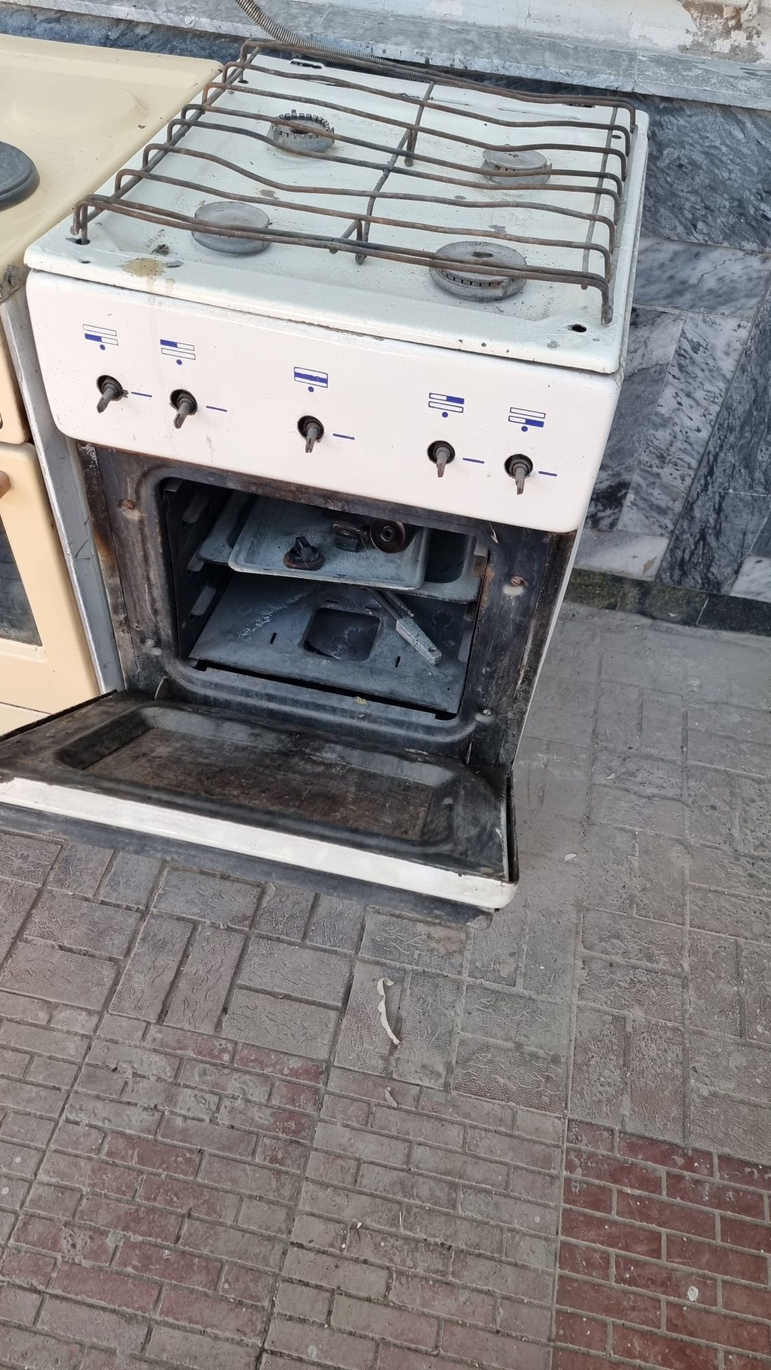 Продаётся электроплита и газплита