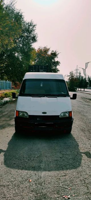 Машина сотилади форд