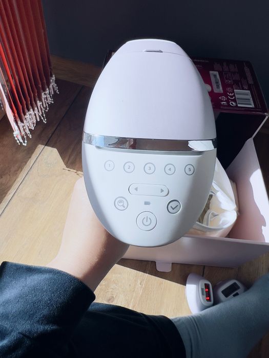 Фотоепилатор Philips Lumea Prestige