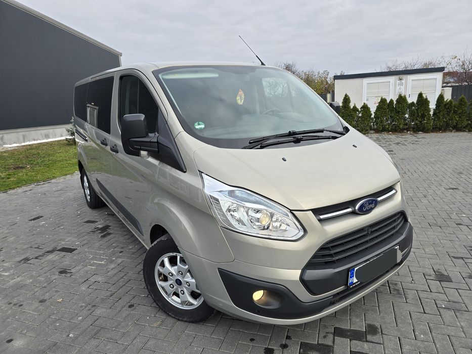Ford Transit Custom 8+1 locuri!