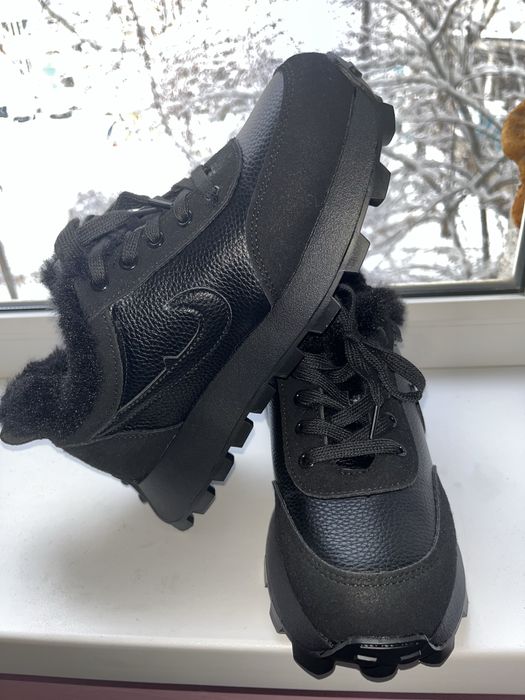 Обменяю кроссовки новые