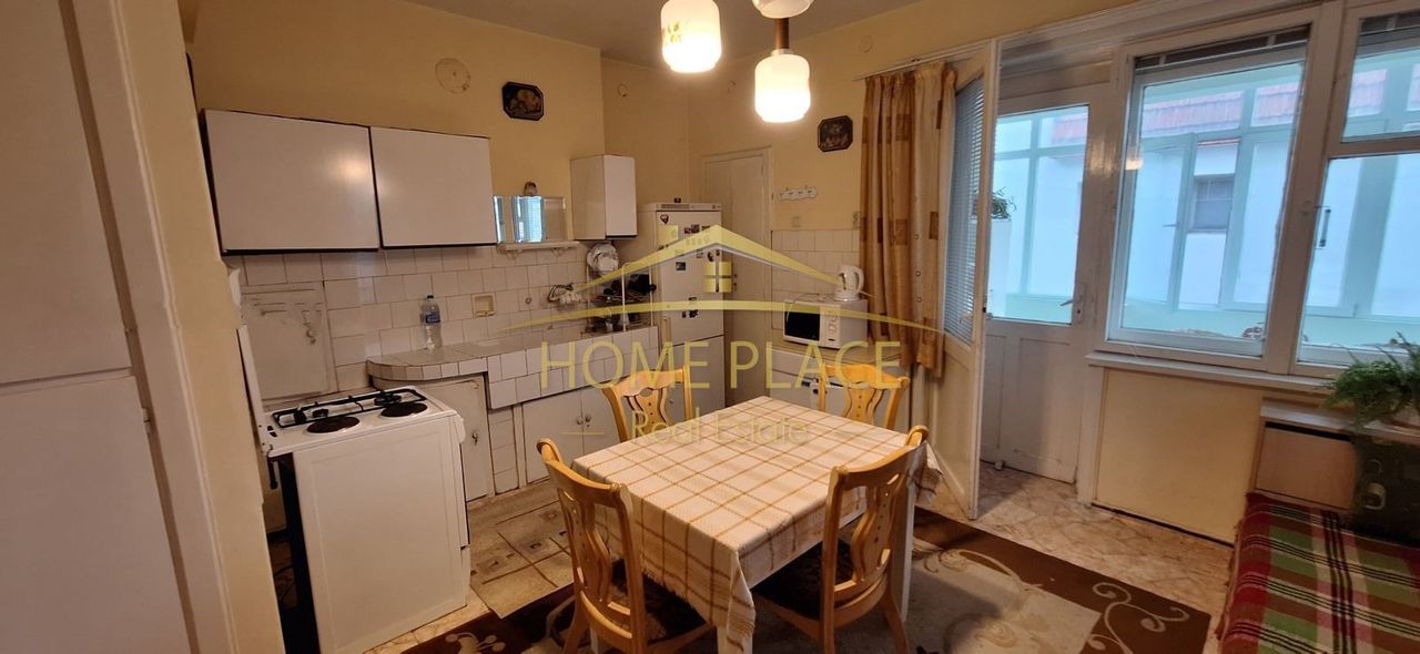 Дава се под наем Тристаен апартамент в Варна, ВИНС - 80 кв.м за 510 € - Снимка #1