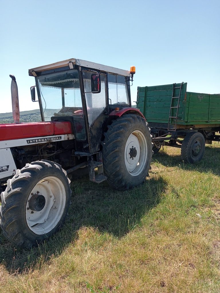 Se vinde tractor