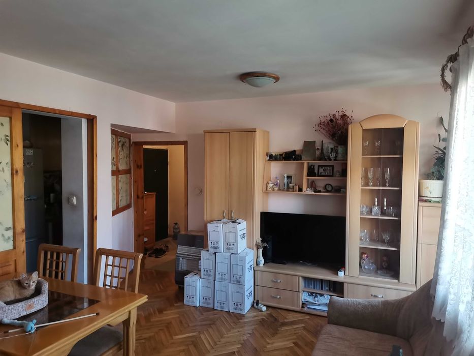 Продавам апартамент до Спортна зала