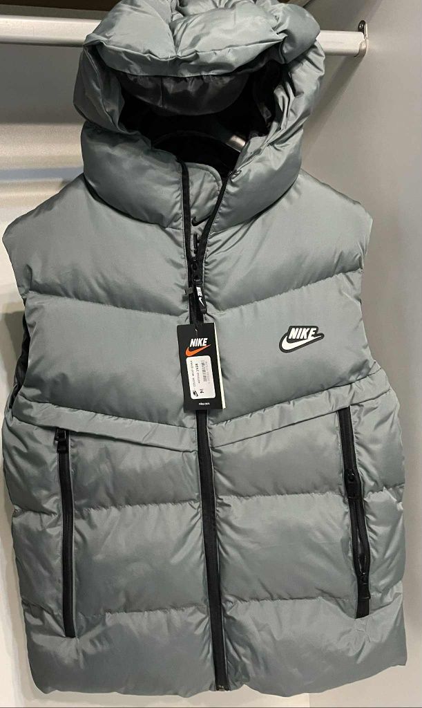 Мъжки елек nike М размер