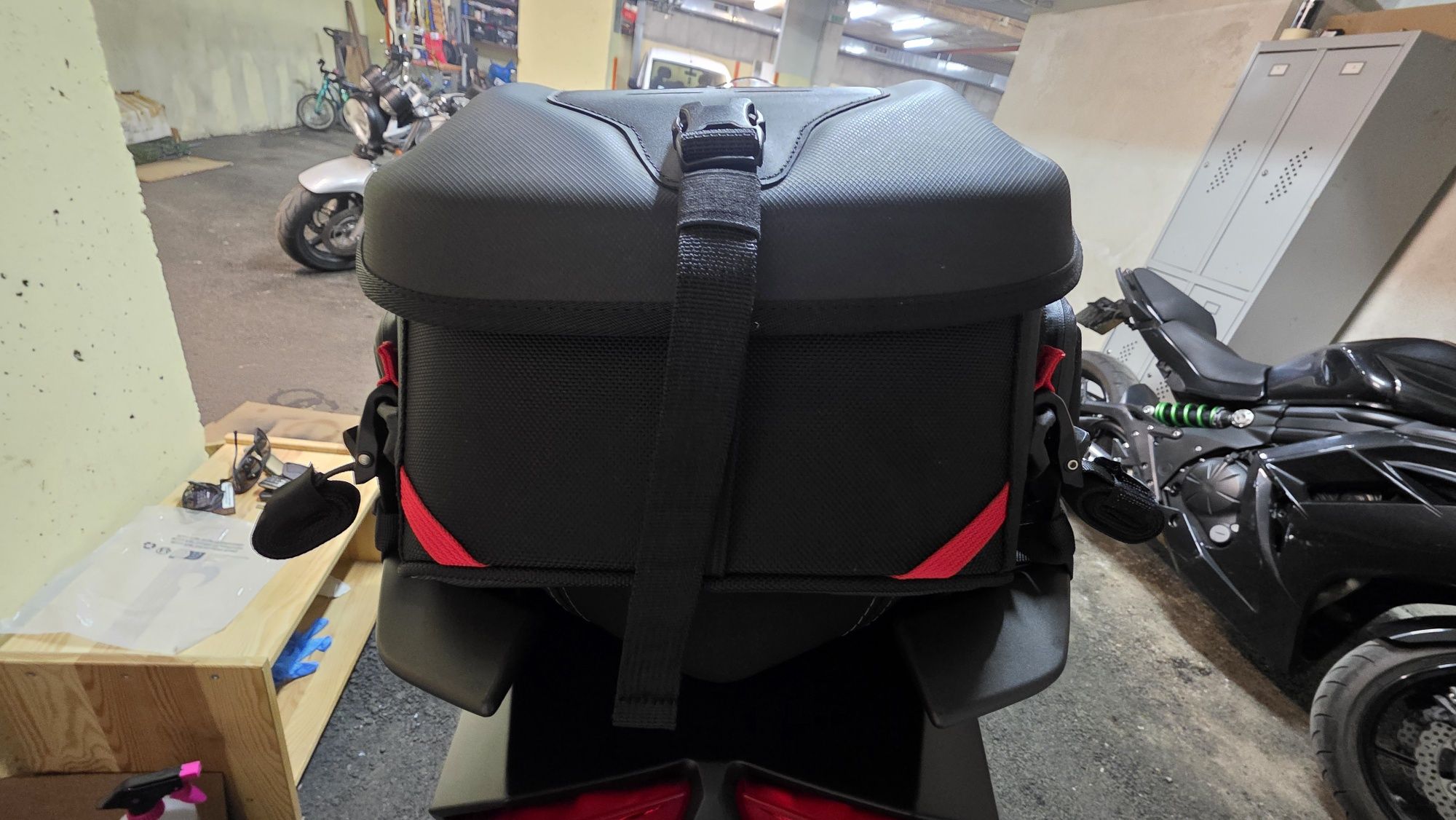 Мото чанта за опашка SW-Motech PRO Rearbag 22-34L