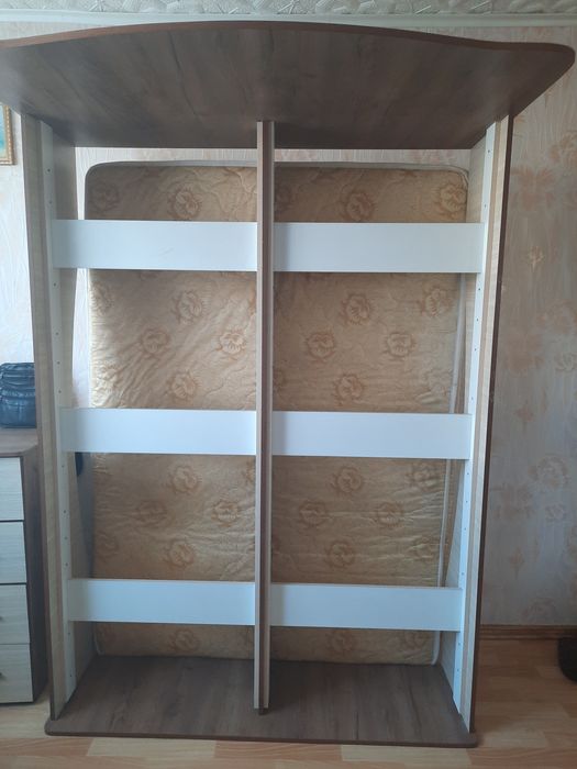 Продам мебель б/у в хорошем состоянии.