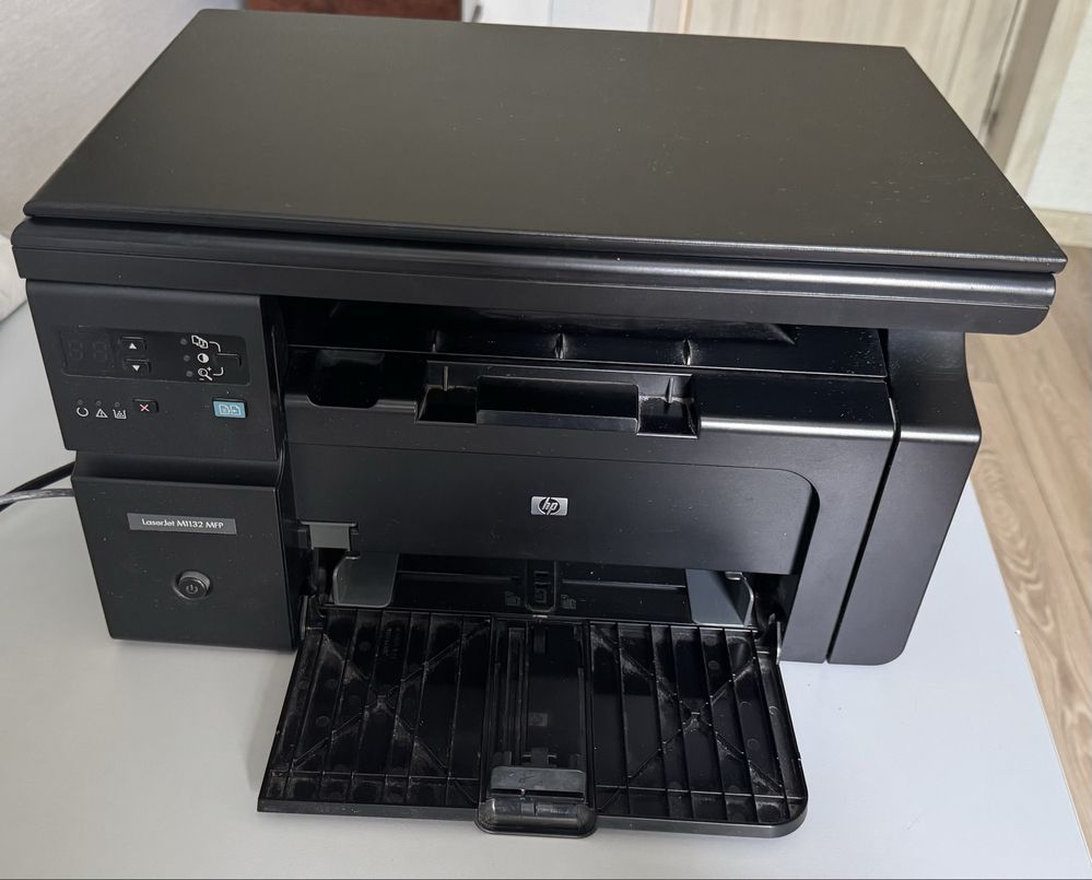 Принтер HP LaserJet M1132 MFP 3 в 1, как новый