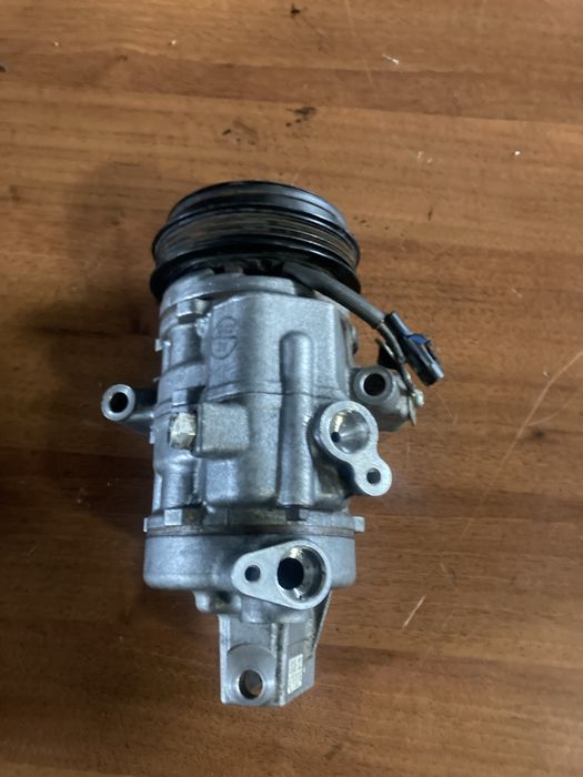 Suzuki Vitara 2020 година 1.4i Компресор Климатик