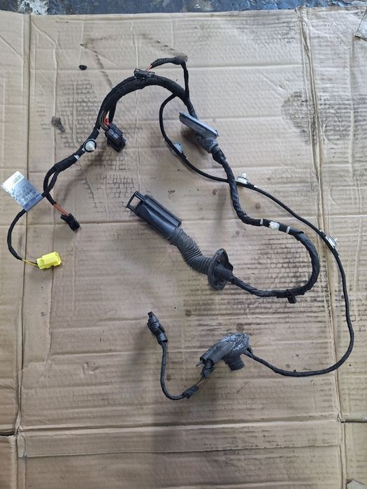 Cablaj portiera fata stanga AUDI A4 IV Avant 8K5, B8 2007 - 2015 8K097