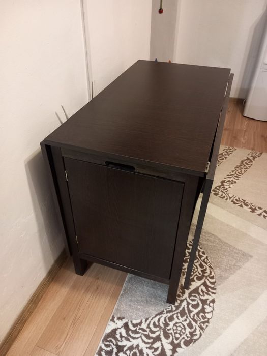 Vând masa și scaune