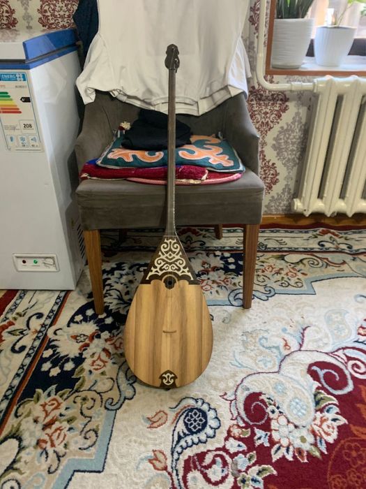 Домбыра сатылады