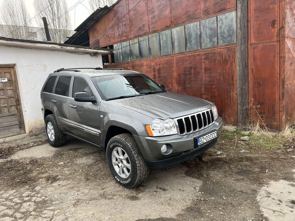 Jeep grand cherokee offroad