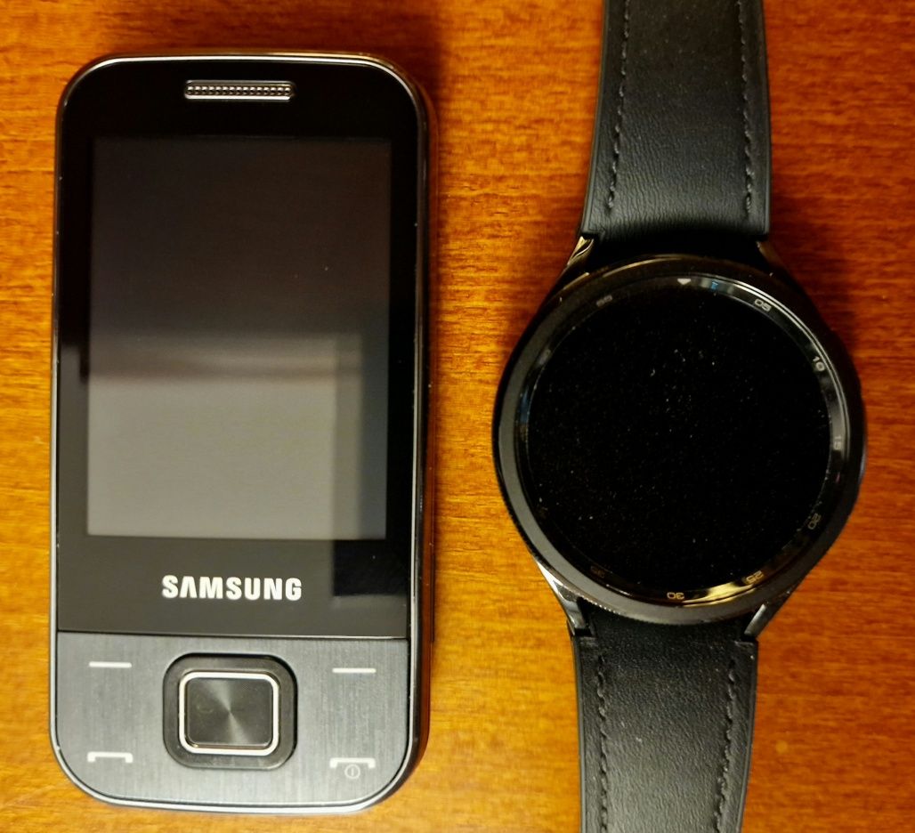 Vând piesă de colecție Samsung nou nouț, baterie, încărcător originale
