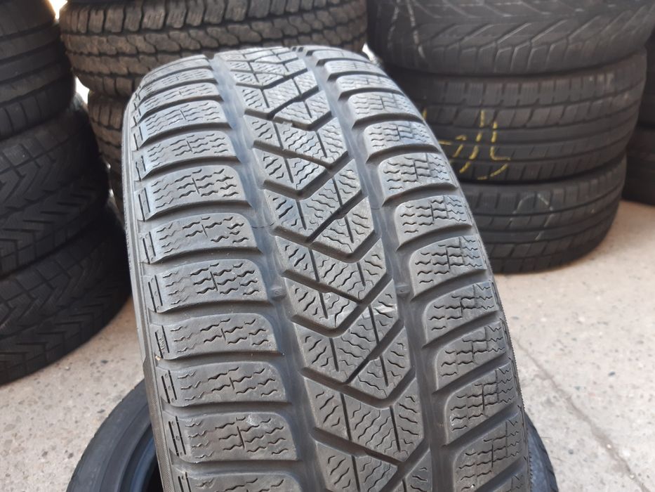 1xAnvelopa second iarnă 225 45 R18 Pirelli