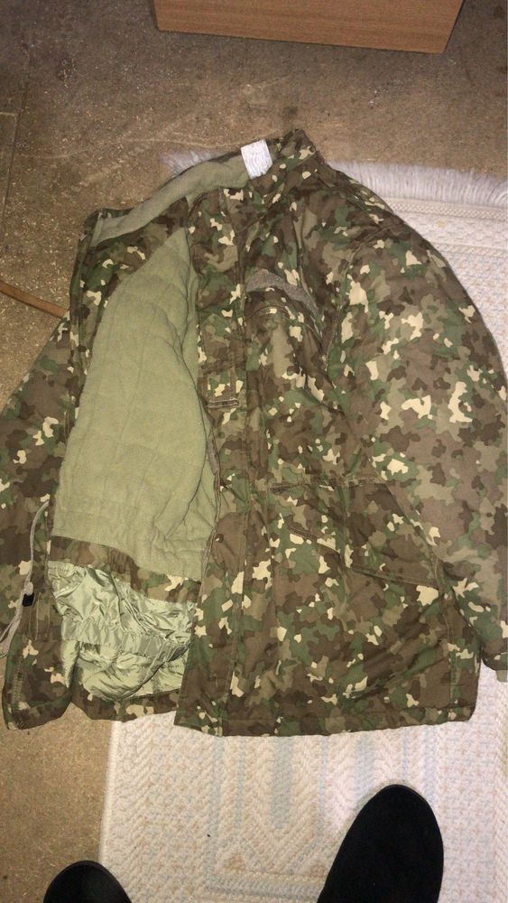 Scurta, geaca combat militara armata
