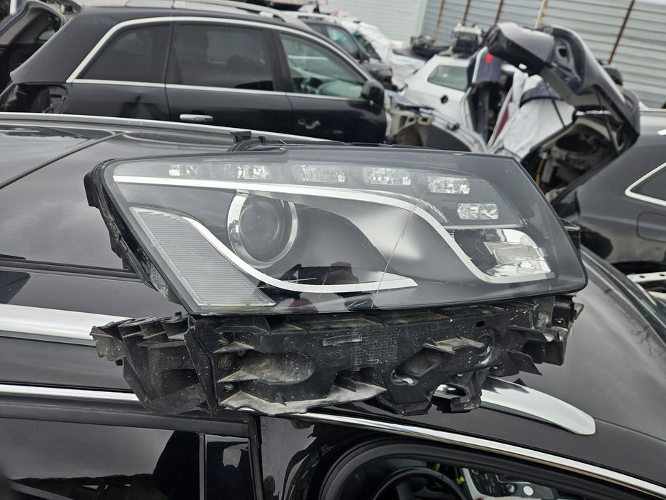 Десен ксенонов фар за Audi q5 2010god
