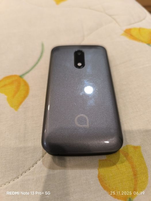 Телефон с капаче - Alcatel 3025 x