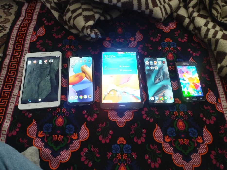 Planshetlar sotiladi