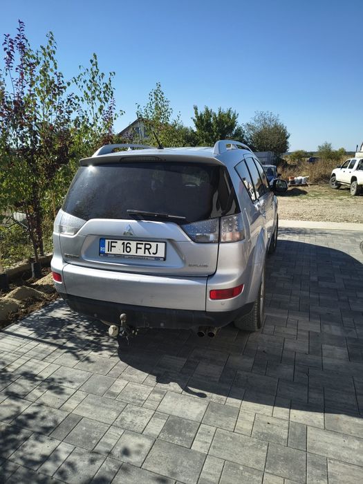 Vând Mitsubishi  outlander
