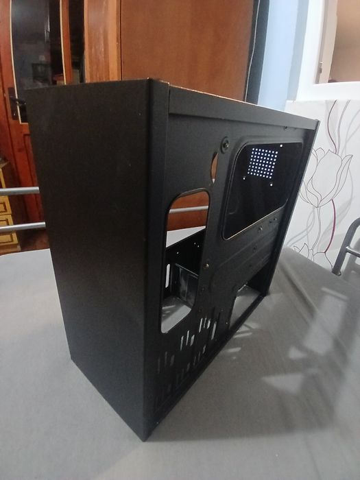 Carcasa pc  in stare bună