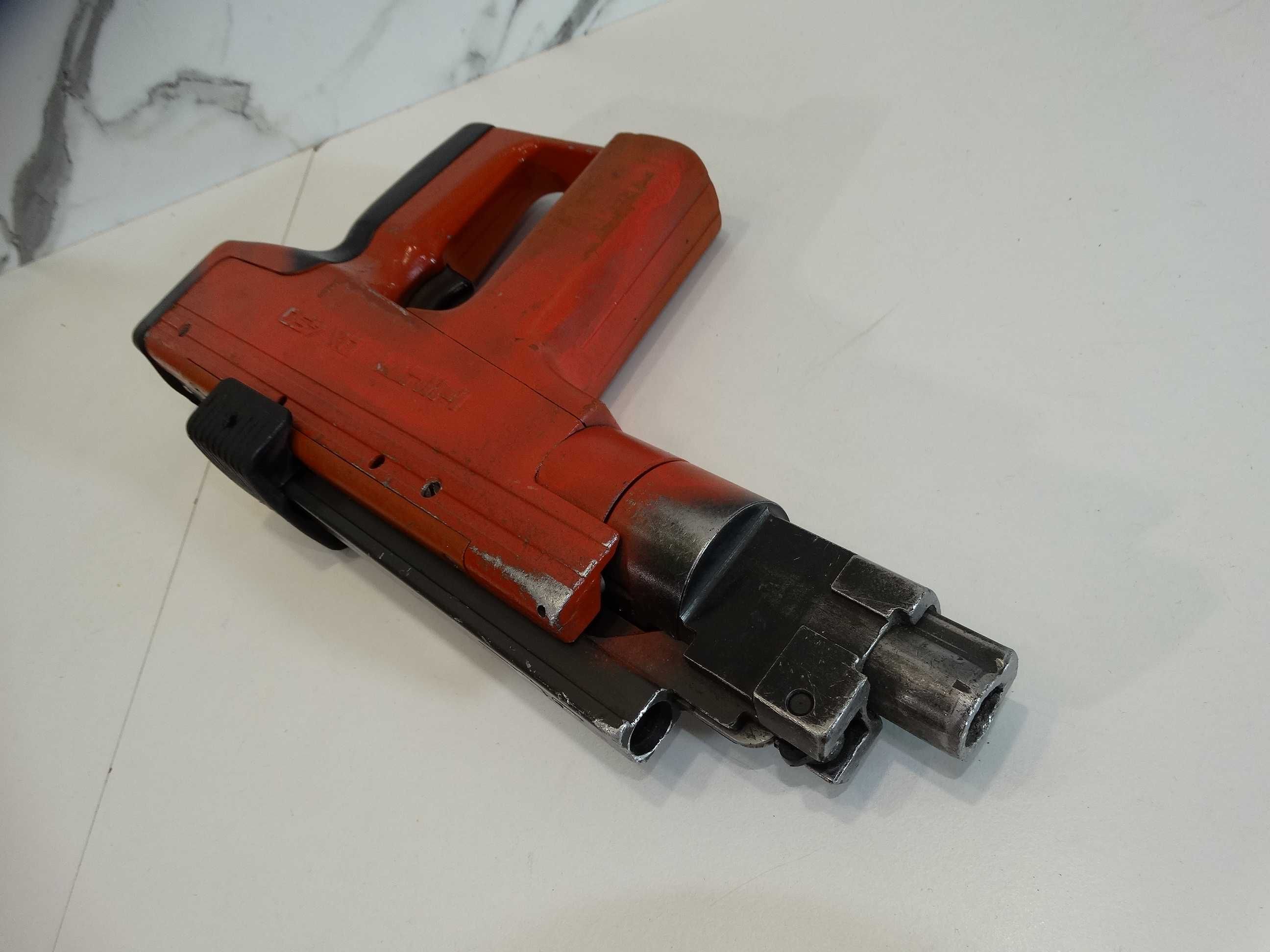 Hilti DX 450 - Уред за директен монтаж с капси