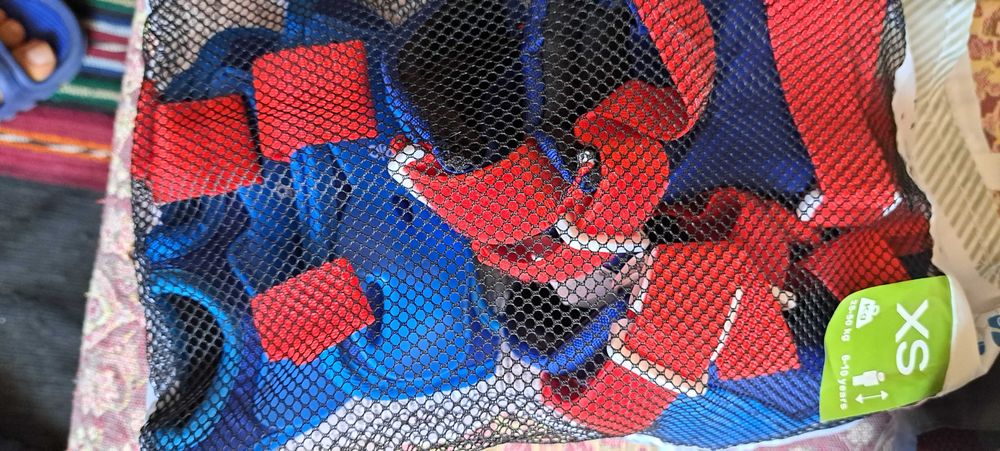 Детски комплект наколенки и подлакътници! употребяван 1 път