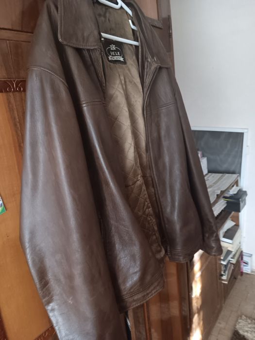 Vand geaca / haina scurta de piele mărime mare