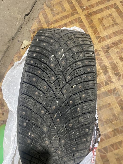 Зимний покрышки с шипами