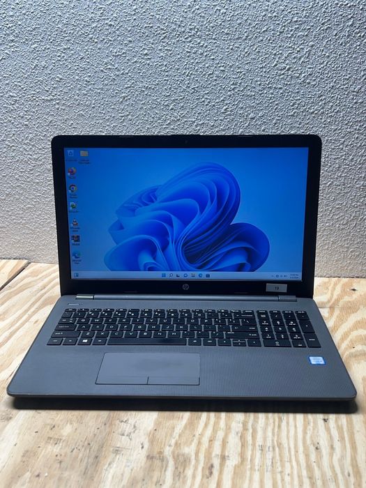 Laptop HP i5 GEN7,  8Gb RAM. SSD 256gb, 16inch FHD, baterie 2.3ore