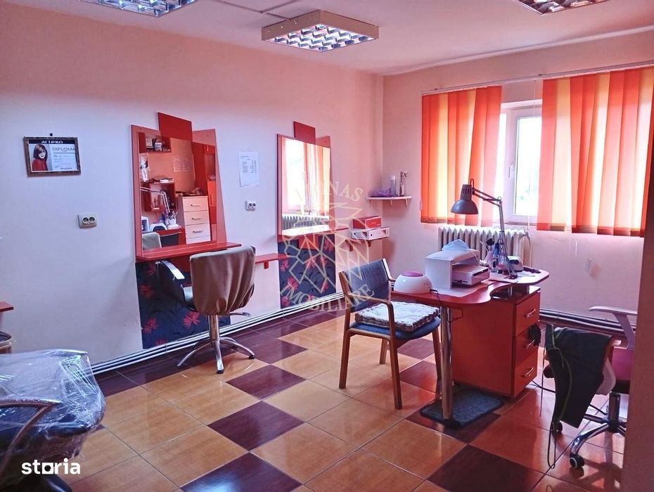 Spatiu comercial 4 camere 70 mp-ideal salon, cabinet-Calea Moldovei