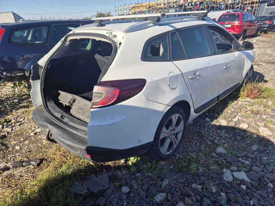 Dezmembrez Renault Megane 3 , 1.5 dci si 1.9 dci, an 2009-2015