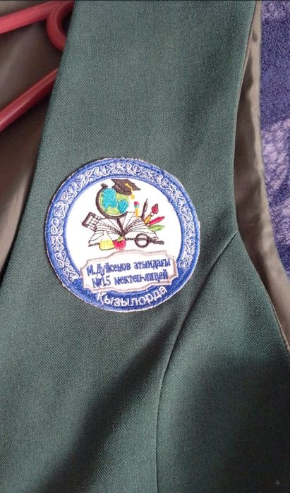 Школная форма почти новая